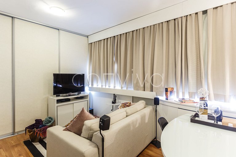 MBV1005 Apt em hotel c/ limpeza diária e cama king