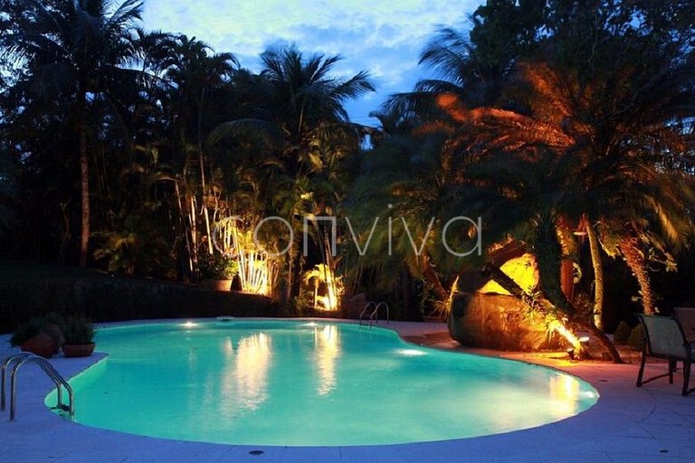 SMI012 Casa charmosa em condomínio à beira mar!