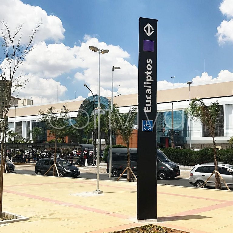ONI0124 Apto com localização privilegiada de Moema