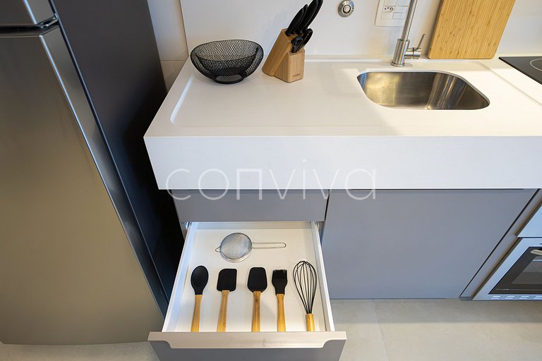 HOE1201 Apt c/ adega e vista livre na Vila Olímpia