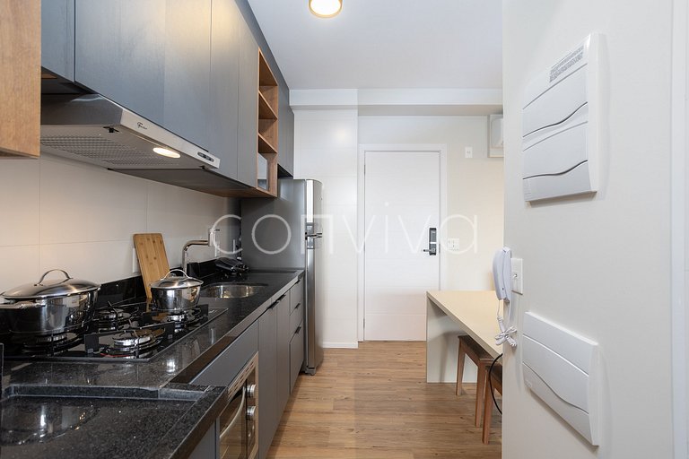 FEP166 Studio com varanda espaçosa em Pinheiros
