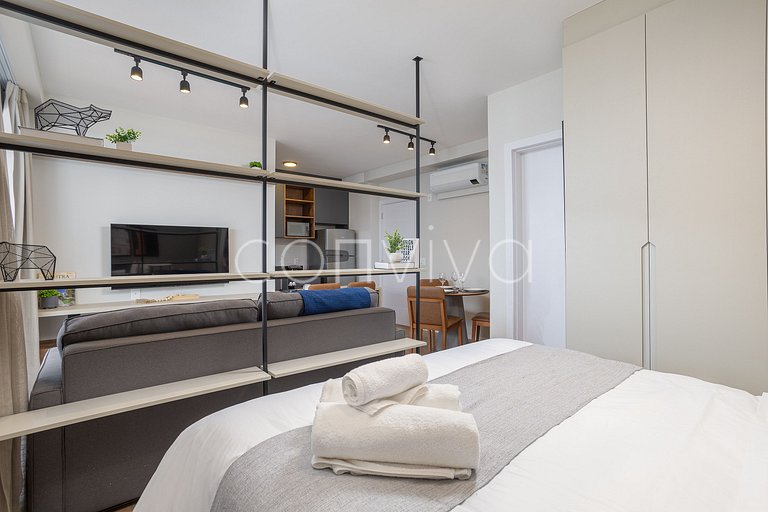 FEP166 Studio com varanda espaçosa em Pinheiros