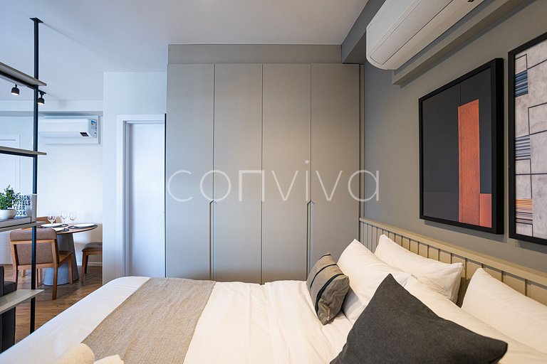FEP166 Estudio con amplio balcón en Pinheiros