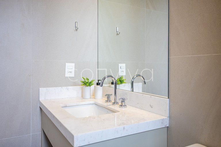 FEP166 Studio com varanda espaçosa em Pinheiros