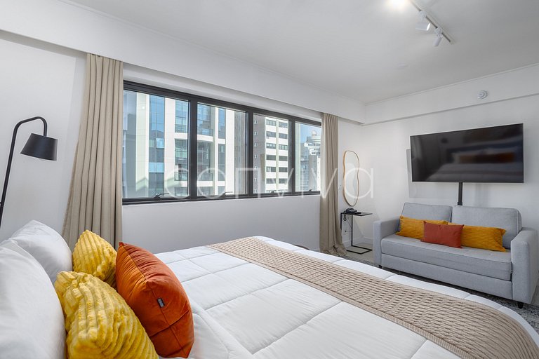 MIB0913 Apt in hotel w daily cleaning and king bed
