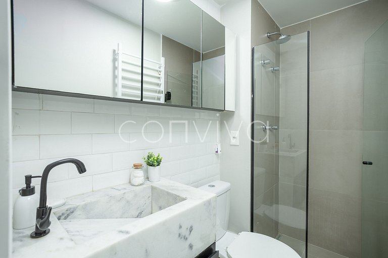 VNBR1107 30m², varanda e home office p/ 4 hóspedes