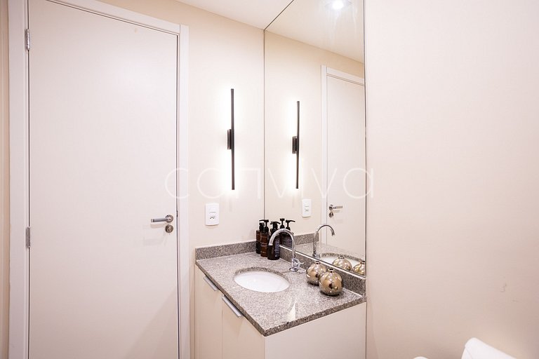COMP1416 2-bedroom apartment near the mall