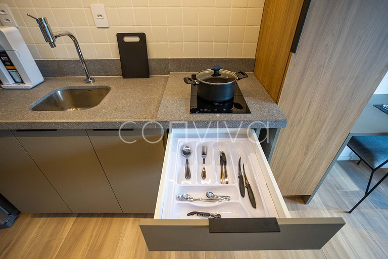 LUM0704 Studio 25m² c/ varanda, piscina e academia