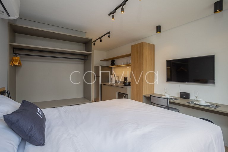 LUM0704 Studio 25m² c/ varanda, piscina e academia