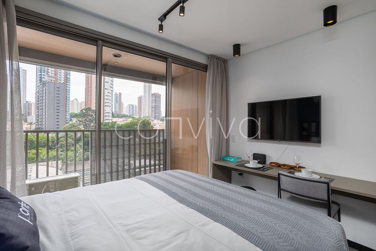 LUM1010 Studio incrivel no Anália Franco