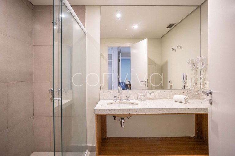 TBE2002 Conjugado c/varanda p/4 hóspedes | Berrini