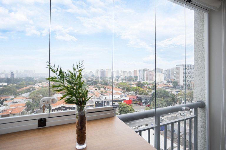 Apto c/ 2 quartos, home office e varanda em Moema