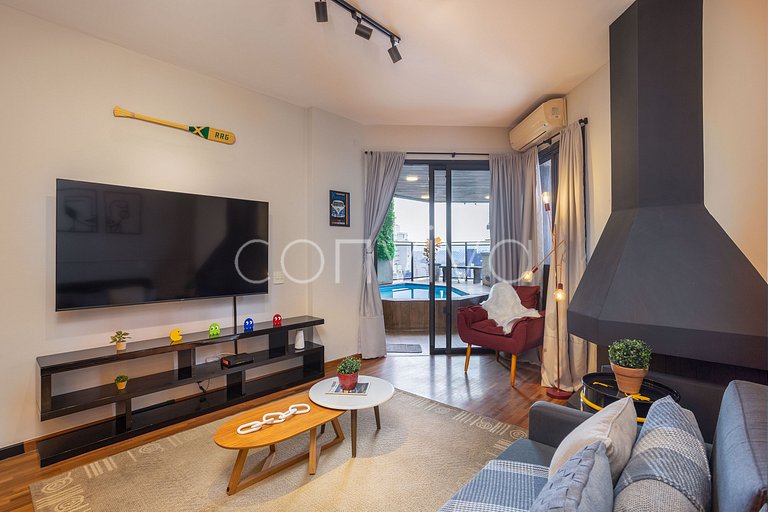 REG093 Apto c/ piscina privativa no Morumbi