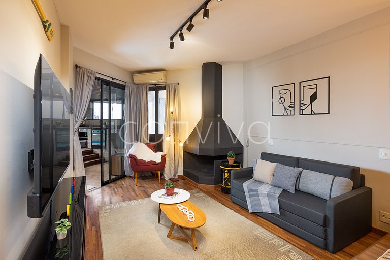 REG093 Apto c/ piscina privativa no Morumbi