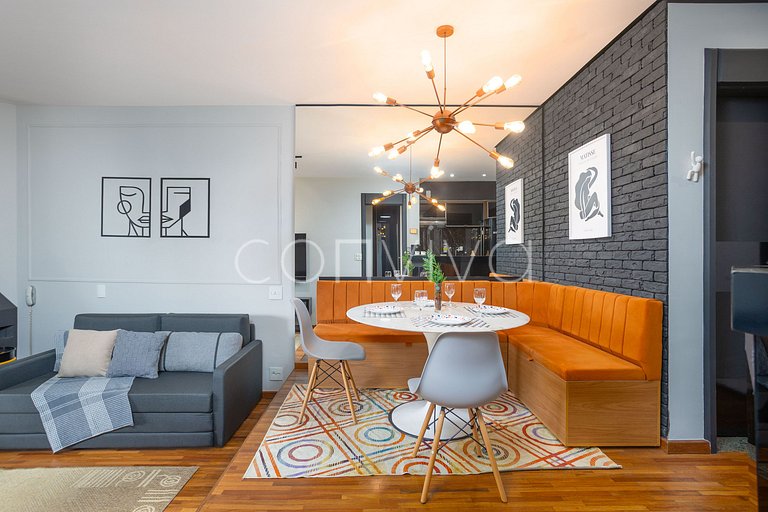 REG093 Apto c/ piscina privativa no Morumbi