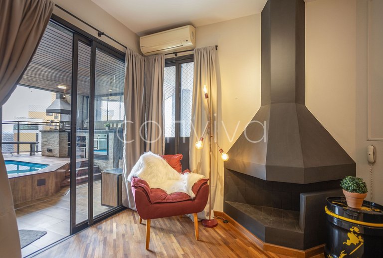 REG093 Apto c/ piscina privativa no Morumbi