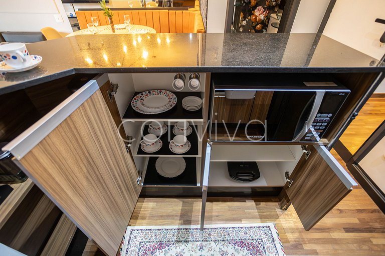 REG093 Apto c/ piscina privativa no Morumbi