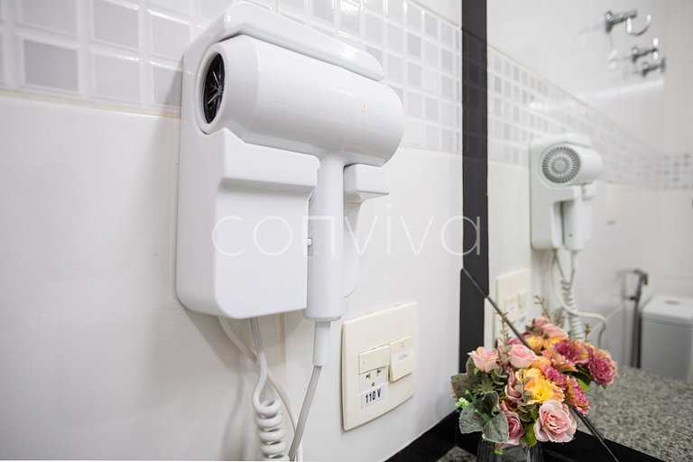 REG093 Apto c/ piscina privativa no Morumbi